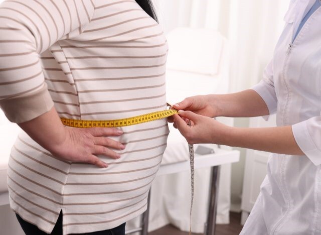 Giảm Cân Tuổi Trung Niên: Vì Sao Khó & Cách Khắc Phục