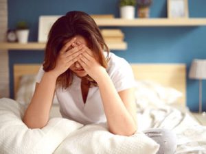 Có nhiều nguyên nhân dẫn đến rụng tóc Telogen Effluvium, việc xác định nguyên nhân là rất quan trọng để tìm ra phương pháp điều trị hiệu quả